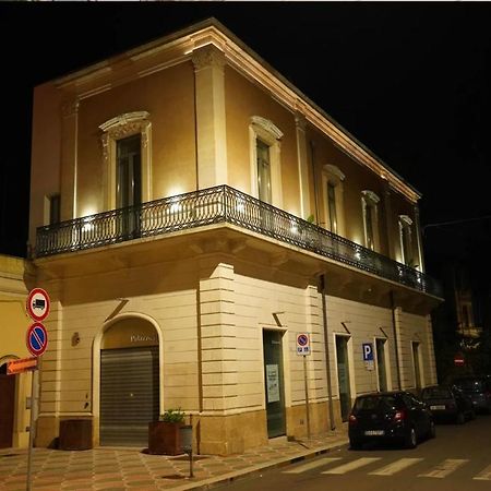 סן פייטרו ורנוטיקו Palazzo 41 Rental Rooms מראה חיצוני תמונה
