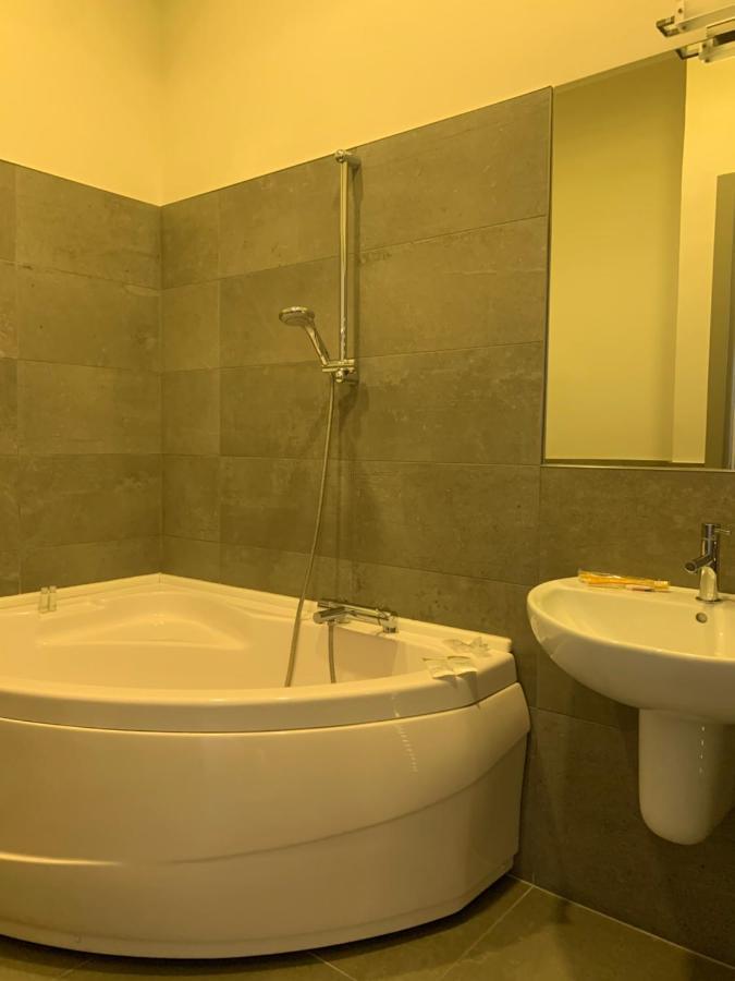 סן פייטרו ורנוטיקו Palazzo 41 Rental Rooms מראה חיצוני תמונה