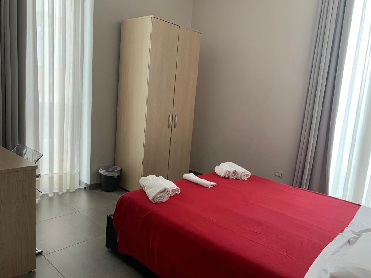 סן פייטרו ורנוטיקו Palazzo 41 Rental Rooms מראה חיצוני תמונה